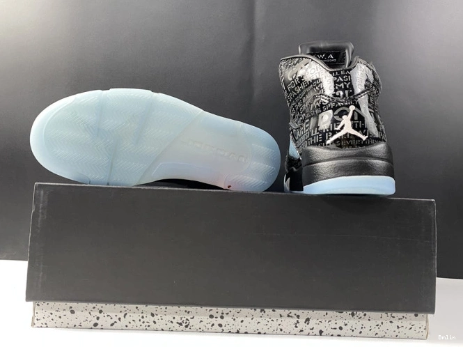 Boostmaster lin Doernbecher 5 633068-010 AIR Retro Jordan 0727